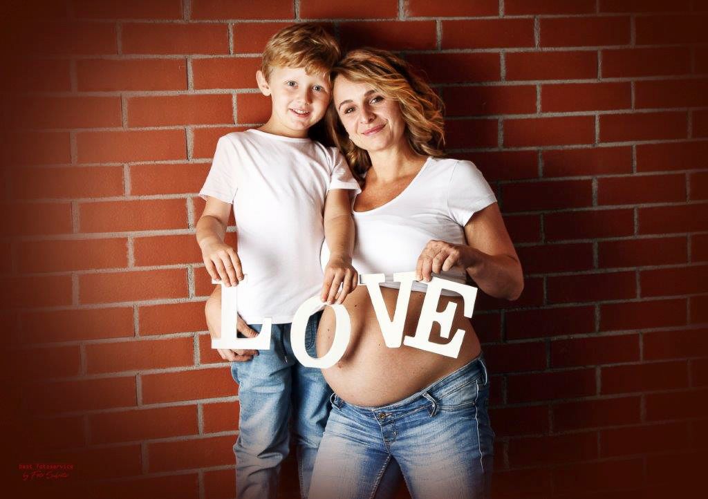 Galerie mit Schwangerschaftsfotos vom Fotostudio und Fotolabor Foto Schröter in Riesa
