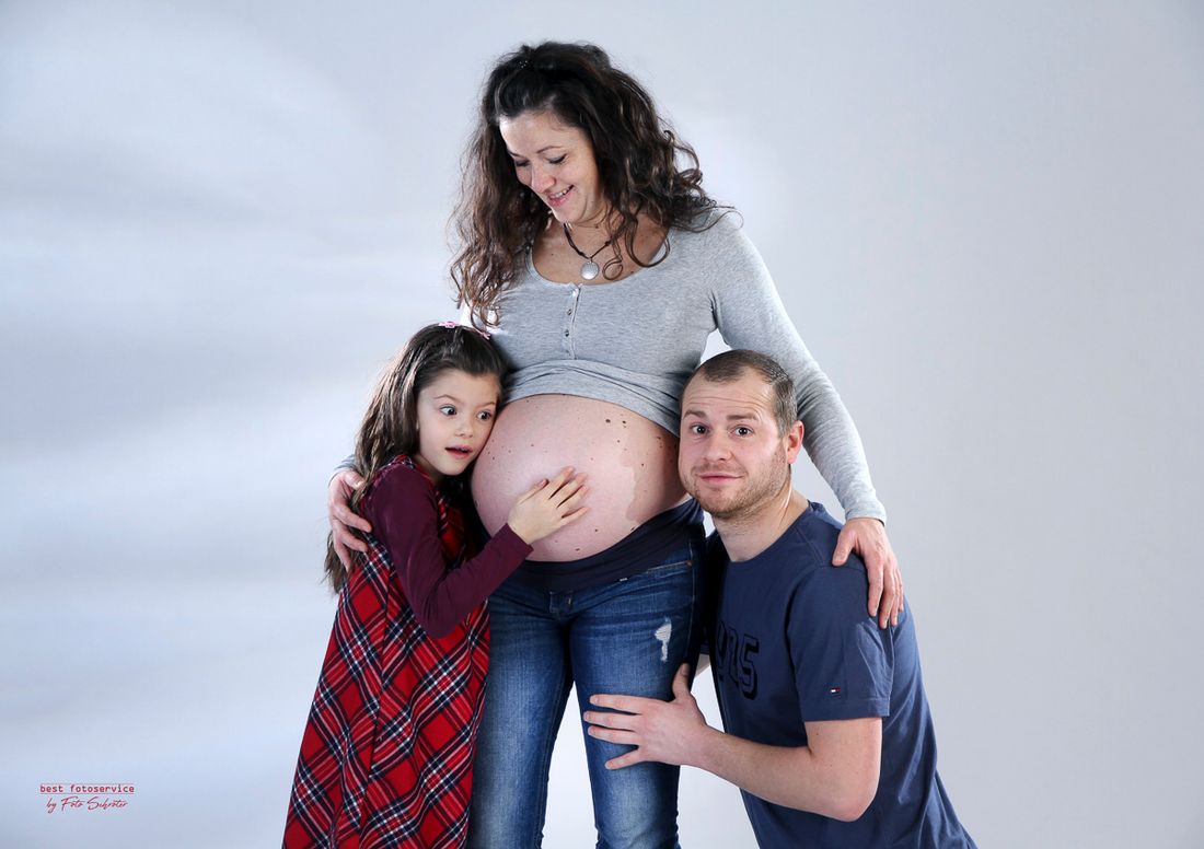 Galerie mit Schwangerschaftsfotos vom Fotostudio und Fotolabor Foto Schröter in Riesa