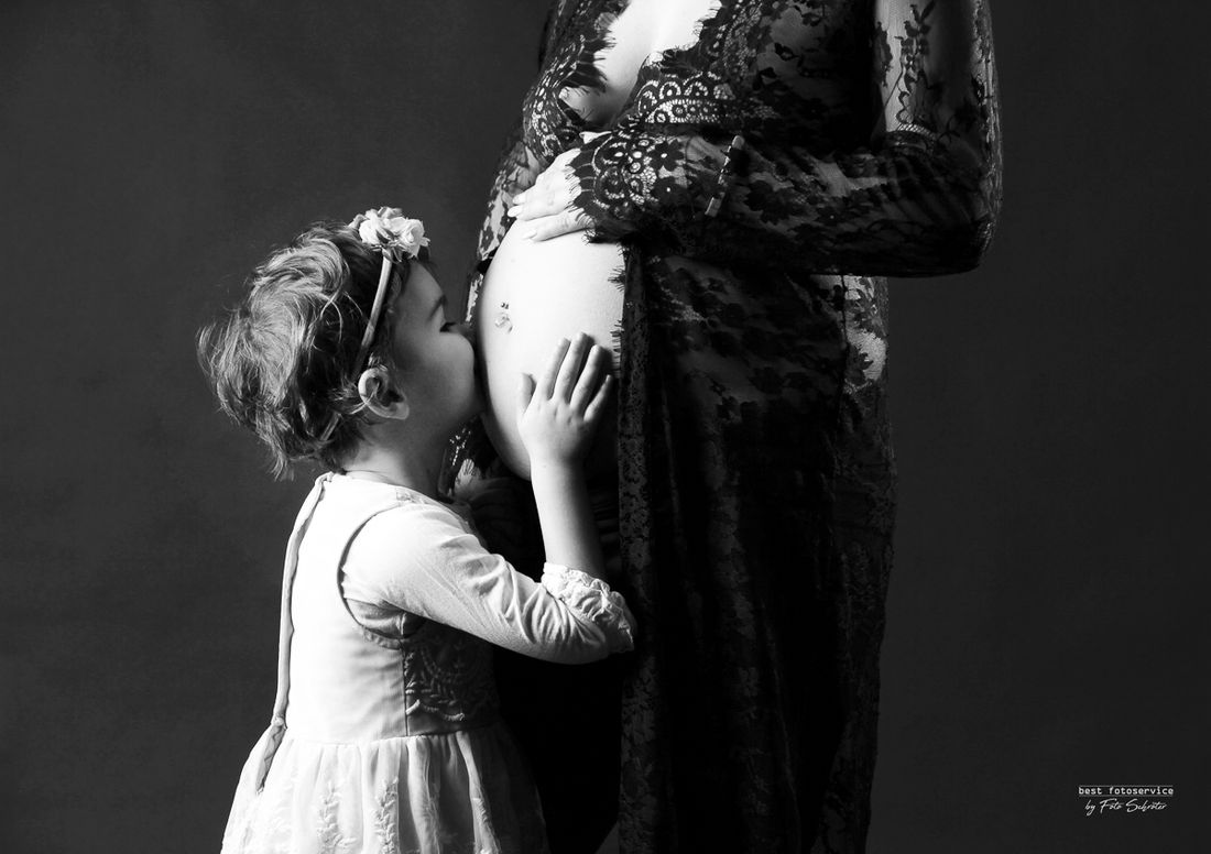 Galerie mit Schwangerschaftsfotos vom Fotostudio und Fotolabor Foto Schröter in Riesa